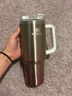 RARE!! Stanley Adventure Quencher 40 oz Target - Champagne Ombre